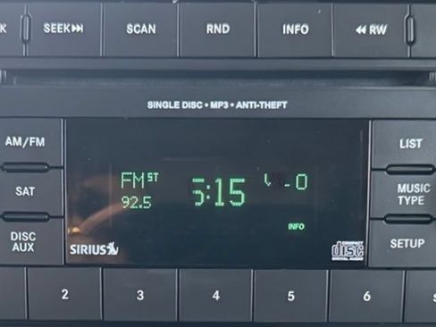 Used 2014 Jeep Patriot Latitude AWD/4WD image 19