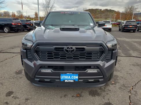Used 2024 Toyota Tacoma TRD Sport image 14