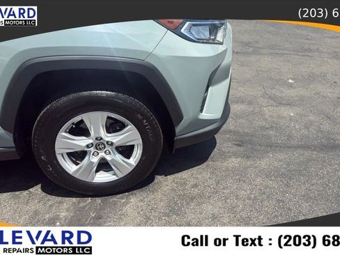 Used 2021 Toyota RAV4 XLE AWD/4WD image 12