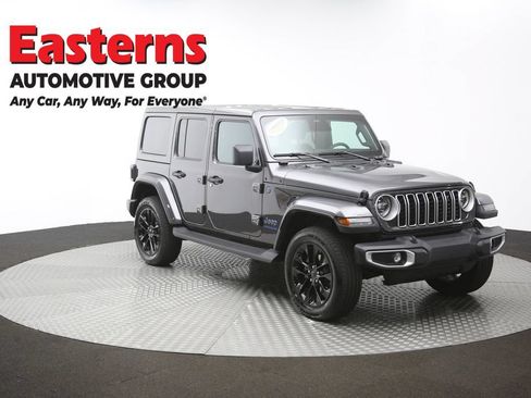 Used 2025 Jeep Wrangler Unlimited Sahara AWD/4WD image 49