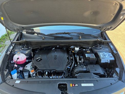 Used 2025 Kia Sportage LX image 31