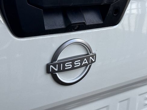 Used 2025 Nissan Frontier SV RWD image 8