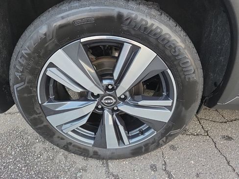 Certified 2023 Nissan Rogue SL AWD/4WD image 12