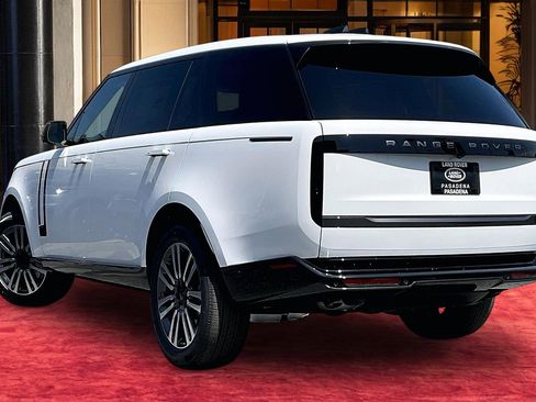 New 2026 Land Rover Range Rover Long Wheelbase SE AWD/4WD image 3