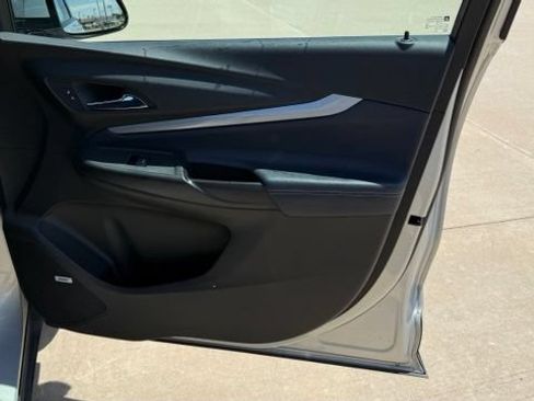Used 2022 Chevrolet Bolt EUV Premier w/ Sun & Sound Package FWD image 23