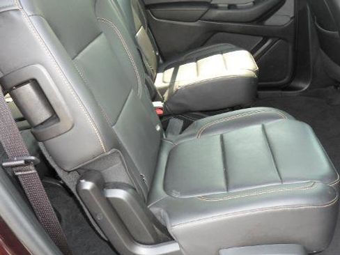 Used 2021 Chevrolet Traverse LT w/ LT Premium Package image 15