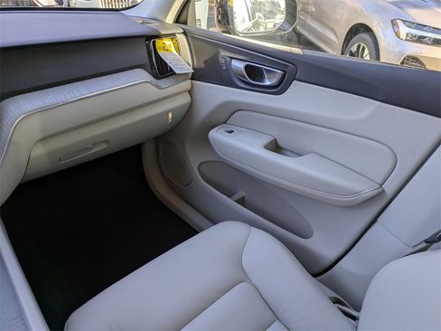 Certified 2024 Volvo XC60 B5 Plus image 15