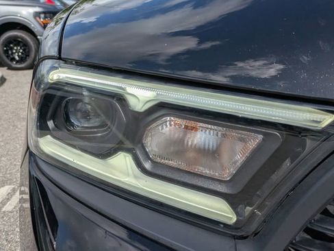 Used 2023 Dodge Durango R/T w/ Hemi Orange Plus Package RWD image 9