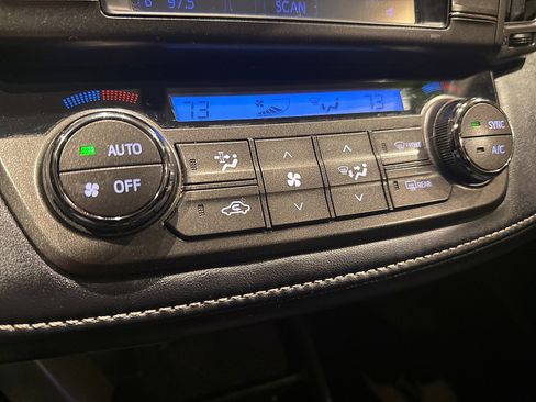 Used 2013 Toyota RAV4 XLE image 35