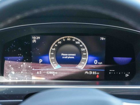 Used 2023 Volkswagen Tiguan SE w/ Panoramic Sunroof Package FWD image 24