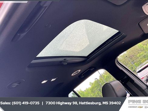 Used 2023 Chevrolet Traverse High Country w/ LPO, 'HIT The Road' Package FWD image 18
