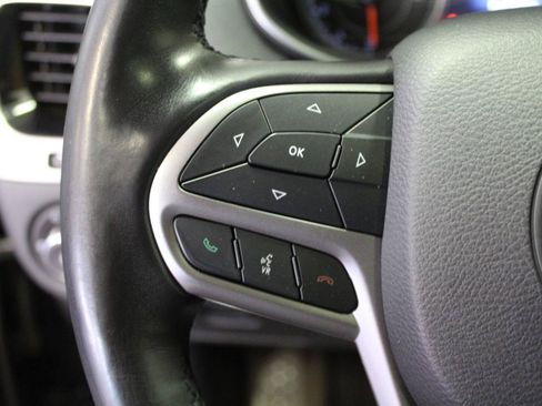 Used 2019 Jeep Cherokee Limited AWD/4WD image 9