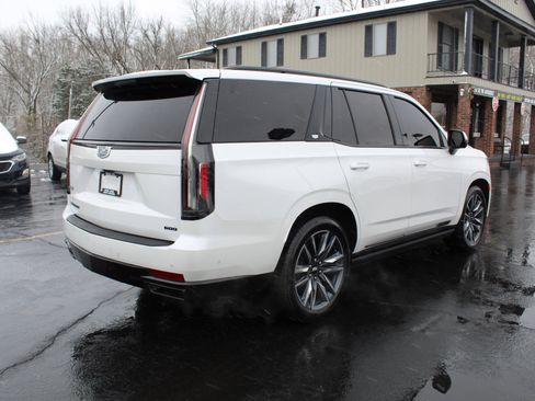 Used 2021 Cadillac Escalade Sport Platinum w/ Heavy-Duty Trailer Package image 5