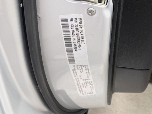 Used 2023 Chrysler Pacifica Touring-L w/ S Appearance Package FWD image 25