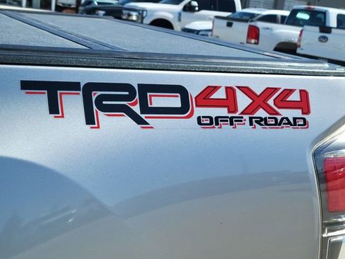 Used 2020 Toyota Tacoma TRD Off-Road image 14