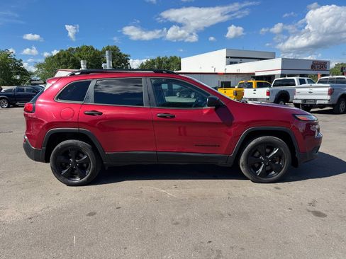 Used 2016 Jeep Cherokee Sport w/ Cold Weather Group AWD/4WD image 6