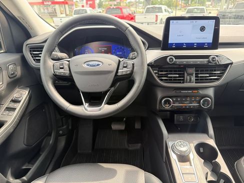 Used 2022 Ford Escape SEL w/ Technology Package AWD/4WD image 28