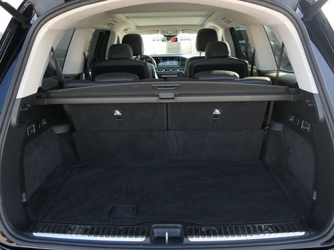 Used 2023 Mercedes-Benz GLS 450 4MATIC image 25