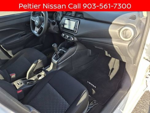 Used 2021 Nissan Versa S FWD image 9