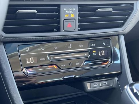 New 2026 Volkswagen Jetta SE FWD image 20