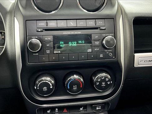 Used 2015 Jeep Compass High Altitude FWD image 13