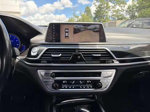 Used 2019 BMW 750i xDrive AWD/4WD image 31