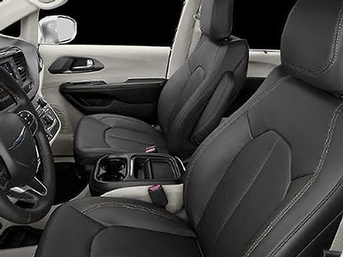 Used 2017 Chrysler Pacifica Touring-L Plus w/ Advanced Safetytec Group FWD image 61