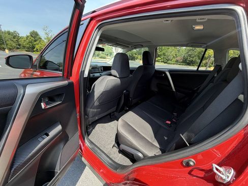 Used 2015 Toyota RAV4 XLE FWD image 13