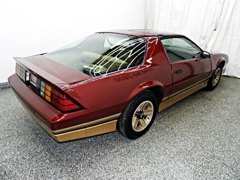 Used 1987 Chevrolet Camaro Z28 RWD image 6
