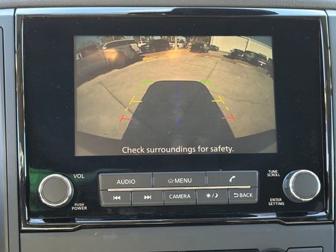 Used 2024 Nissan Titan SV w/ SV Convenience Package image 27