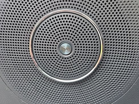 Used 2023 Ford Expedition Limited image 16