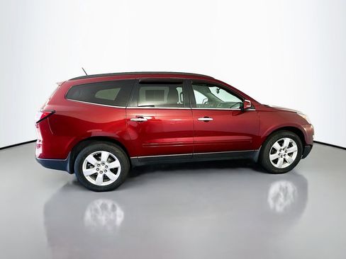 Used 2017 Chevrolet Traverse LT w/ Style and Technology Package FWD image 8
