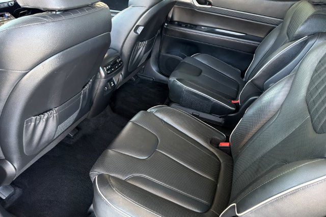Used 2024 Hyundai Palisade Limited FWD image 13