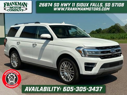 Used 2024 Ford Expedition Limited AWD/4WD image 1