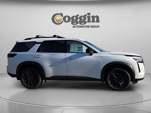 New 2026 Nissan Pathfinder SL image 7