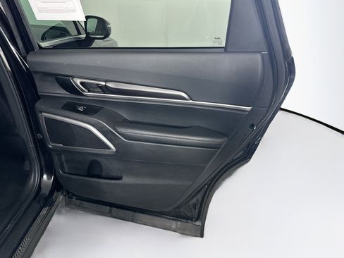 Used 2025 Kia Telluride S FWD image 33