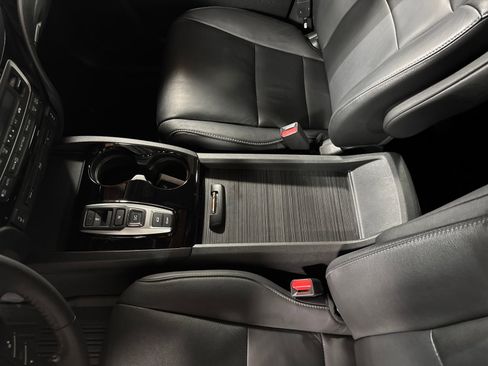 Used 2017 Honda Pilot Touring image 21