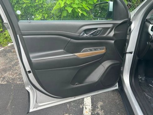 Used 2019 GMC Acadia SLE image 8