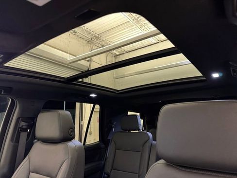 Used 2024 Chevrolet Tahoe Z71 w/ Luxury Package image 28