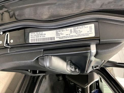Used 2022 Jeep Grand Cherokee L Limited AWD/4WD image 37