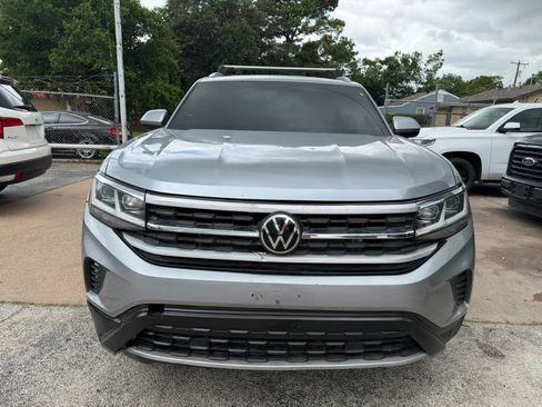Used 2020 Volkswagen Atlas Cross Sport SE w/ Panoramic Sunroof Package AWD/4WD image 2