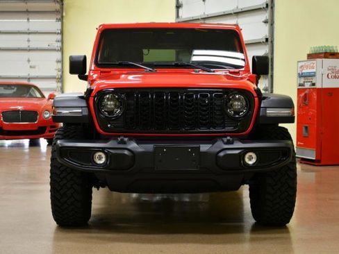 Used 2025 Jeep Wrangler Sport S image 6