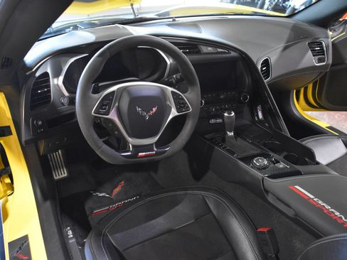 Used 2017 Chevrolet Corvette Grand Sport w/ Z07 Performance Package RWD image 25