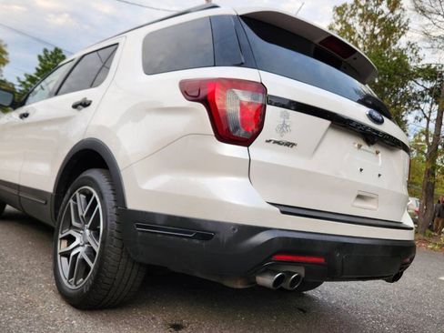 Used 2018 Ford Explorer Sport w/ Equipment Group 401A AWD/4WD image 13