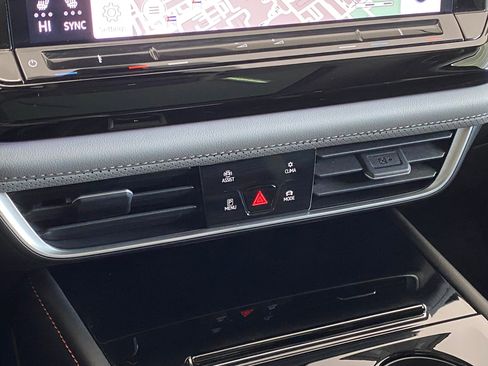 Used 2024 Volkswagen Atlas Peak Edition SEL image 27