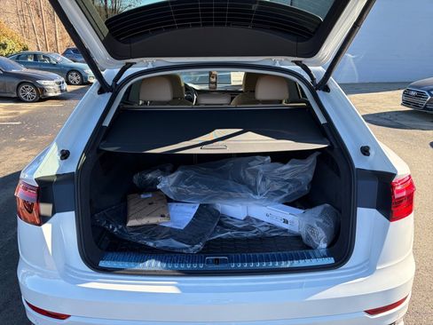 New 2026 Audi Q8 Premium image 14