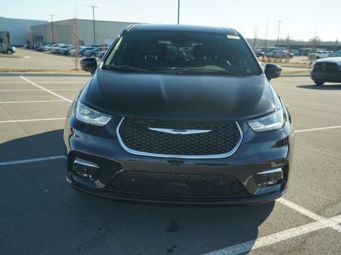 New 2026 Chrysler Pacifica Select FWD image 2
