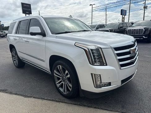 Used 2016 Cadillac Escalade Premium AWD/4WD image 18