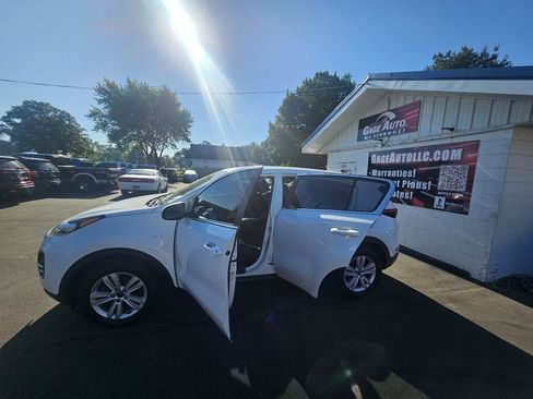Used 2018 Kia Sportage LX AWD/4WD image 24