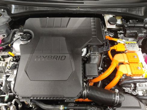 Used 2025 Hyundai Elantra Hybrid FWD image 30